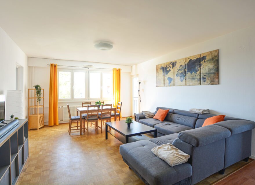 Studio rénové - espace de vie modulable avec rangements intégrés